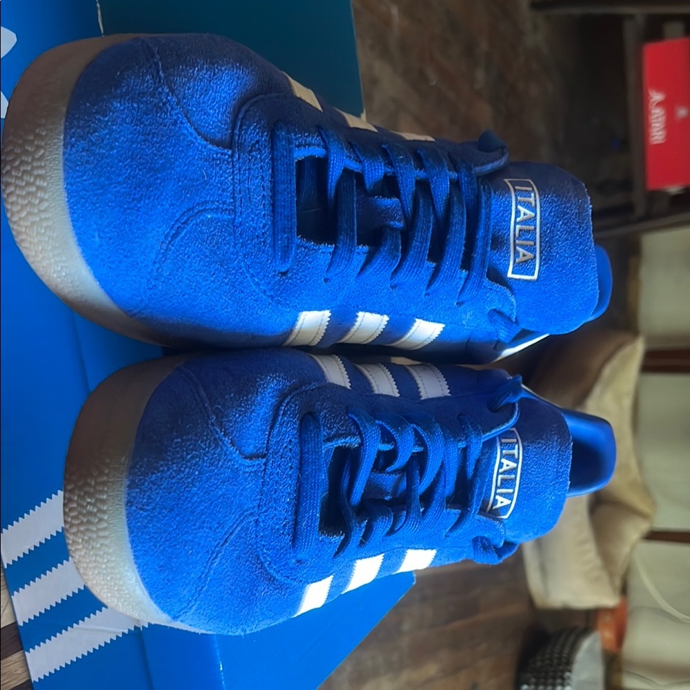 Italia Blue Sneakers with White Stripes Adidas Gazelle worn once